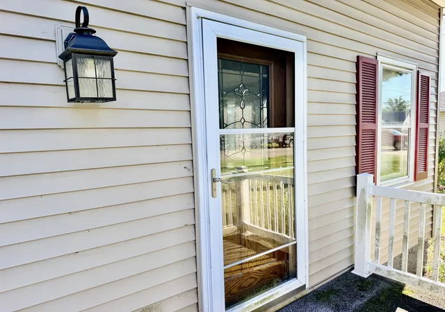 Photo 2 of Sale Pending at 1405 E Kent St, Streator, IL 61364 | MLS# 12748891 | Listing updated on 2026-09-02