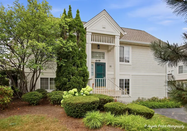 Photo 1 of Townhouse for sale at 649 S Parkside Dr, Round Lake, IL 60073 | MLS# 12748945 | Listing updated on 2026-09-07
