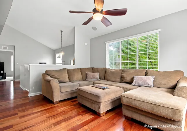 Photo 3 of Townhouse for sale at 649 S Parkside Dr, Round Lake, IL 60073 | MLS# 12748945 | Listing updated on 2026-09-07
