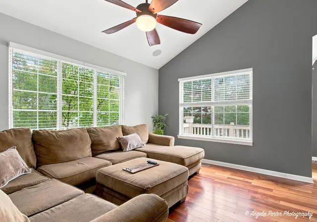 Photo 4 of Townhouse for sale at 649 S Parkside Dr, Round Lake, IL 60073 | MLS# 12748945 | Listing updated on 2026-09-07