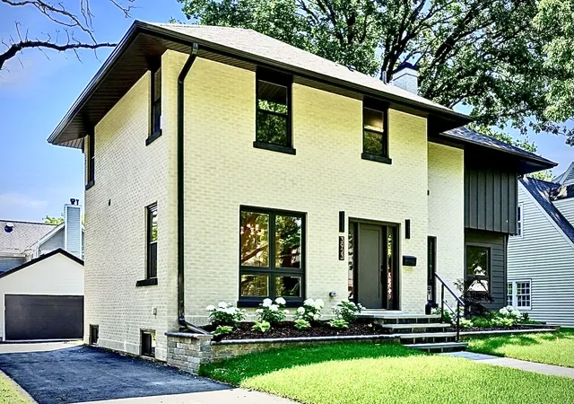 Photo 2 of Single family home for sale at 3923 Clausen Ave, Western Springs, IL 60558 | MLS# 12748981 | Listing updated on 2026-09-07