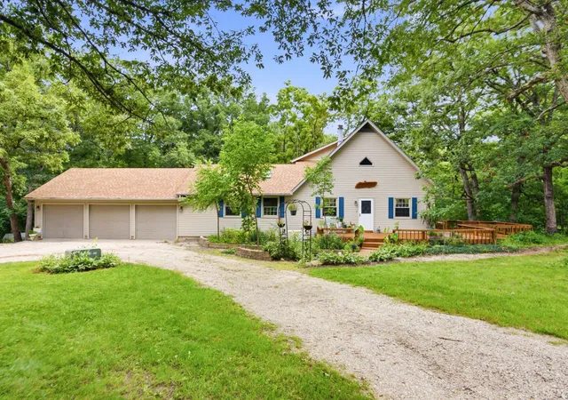Photo 1 of Single family home for sale at 2351 E 28th Road, Marseilles, IL 61341 | MLS# 12749040 | Listing updated on 2026-09-29