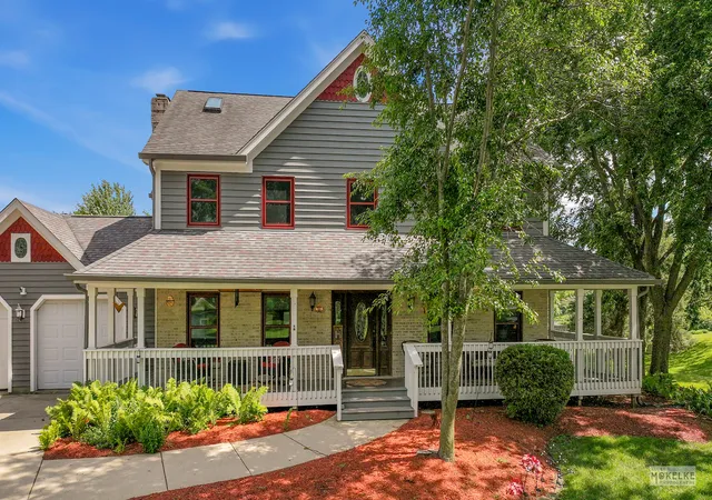 Photo 2 of Single family home for sale at 925 Merrill New Rd, Sugar Grove, IL 60554 | MLS# 12749052 | Listing updated on 2026-10-05