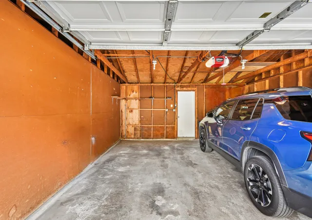 Listing Photo 2 - Condo for sale in building located at 9619 Kedvale Ave, Oak Lawn, IL 60453 - Unit #301