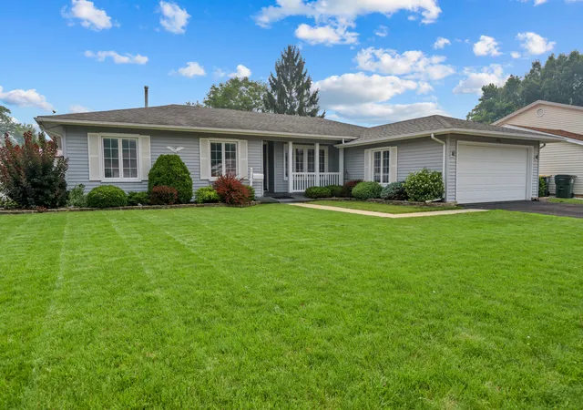Photo 2 of Single family home for sale at 575 Gateshead Ave N, Elk Grove Village, IL 60007 | MLS# 12749102 | Listing updated on 2026-09-22
