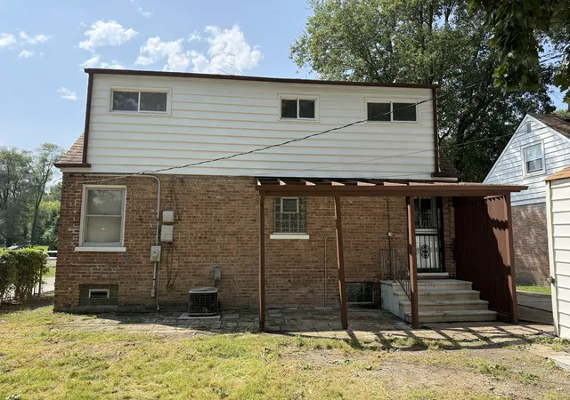 Photo 4 of Single family home for sale at 1637 Shirley Dr, Calumet City, IL 60409 | MLS# 12749135 | Listing updated on 2026-09-08