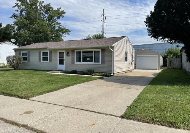Photo 2 of Sale Pending at 1422 Kingsley Dr, Machesney Park, IL 61115 | MLS# 12749149 | Listing updated on 2026-09-05