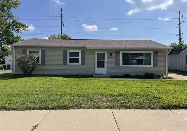 Photo 3 of Sale Pending at 1422 Kingsley Dr, Machesney Park, IL 61115 | MLS# 12749149 | Listing updated on 2026-09-05