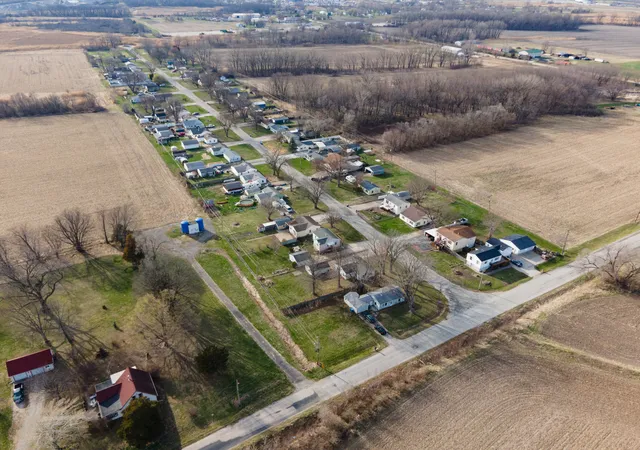 Photo 4 of Single family home for sale at 17122 10th Avenue, Carbon Cliff, IL 61239 | MLS# 12749150 | Listing updated on 2026-09-08