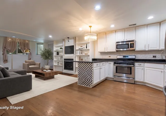 Listing Photo 5 - Condo for sale in building located at 2625 N Ashland Ave, Chicago, IL 60614 - Unit #1A
