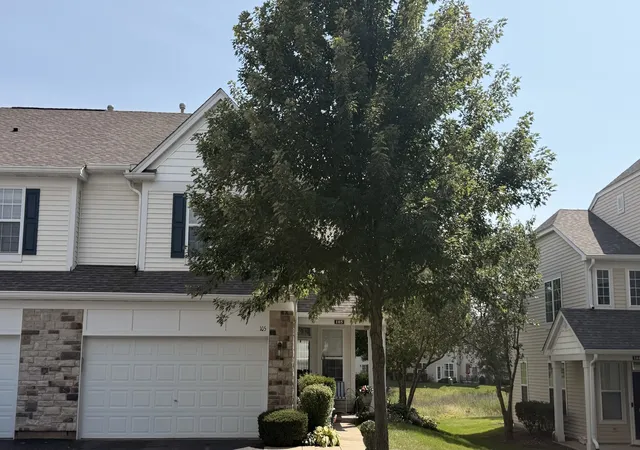 Photo 1 of Townhouse for sale at 105 Grandview Ct, Volo, IL 60020 | MLS# 12749179 | Listing updated on 2026-09-06
