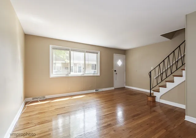 Photo 2 of Townhouse for sale at 606 S Milwaukee Ave #B, Libertyville, IL 60048 | MLS# 12749188 | Listing updated on 2026-09-02