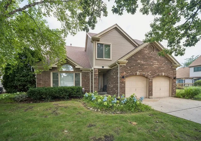 Photo 1 of Single family home for sale at 44 Chestnut Ter, Buffalo Grove, IL 60089 | MLS# 12749216 | Listing updated on 2026-09-03