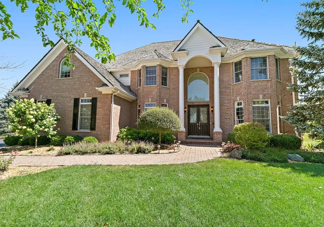 Photo 2 of Mansion for sale at 6564 Beech Ln, Libertyville, IL 60048 | MLS# 12749237 | Listing updated on 2026-09-02