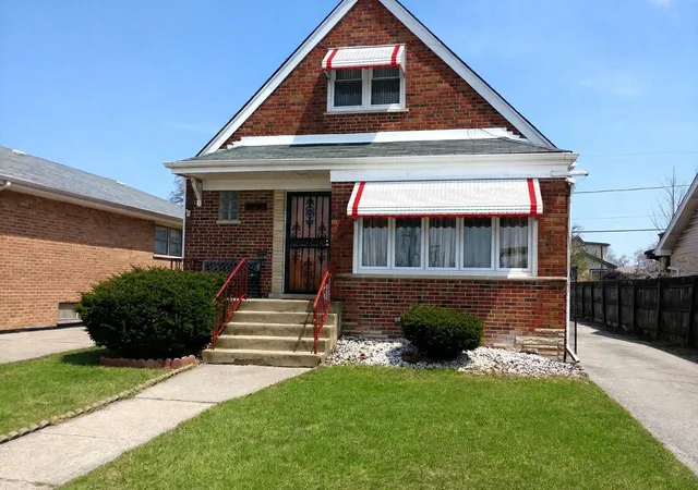 Photo 1 of Single family home for sale at 7630 Lavergne Ave, Burbank, IL 60459 | MLS# 12749254 | Listing updated on 2026-09-11