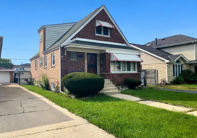 Photo 2 of Single family home for sale at 7630 Lavergne Ave, Burbank, IL 60459 | MLS# 12749254 | Listing updated on 2026-09-11