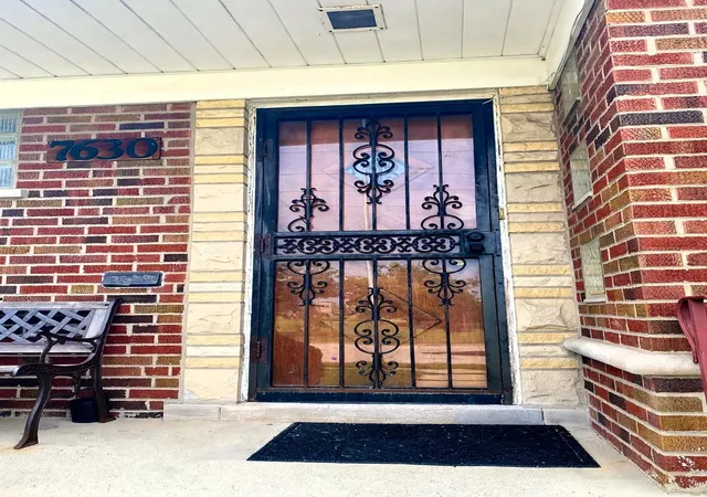 Photo 3 of Single family home for sale at 7630 Lavergne Ave, Burbank, IL 60459 | MLS# 12749254 | Listing updated on 2026-09-11