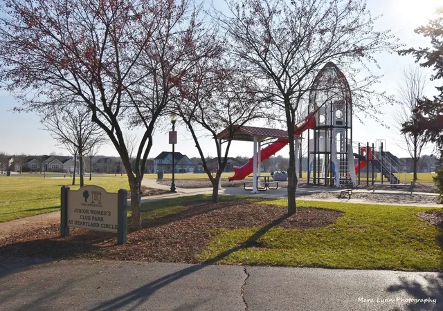 Photo 29 of Single family home for sale at 1084 Redwood Dr, Yorkville, IL 60560 | MLS# 12749268 | Listing updated on 2026-10-07