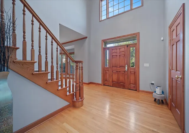 Photo 3 of Single family home for sale at 1084 Redwood Dr, Yorkville, IL 60560 | MLS# 12749268 | Listing updated on 2026-10-07
