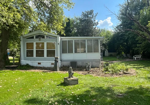 Photo 1 of Manufactured home for sale at 1009 Bay Rd #10, Mc Henry, IL 60051 | MLS# 12749316 | Listing updated on 2026-10-05