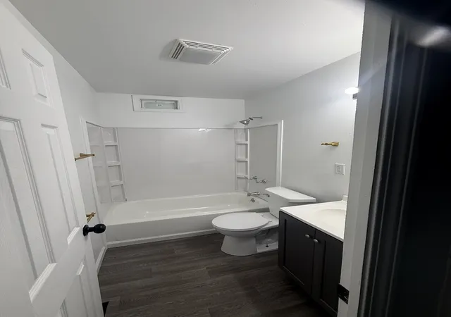 Photo 4 of Single family home for sale at 128 S Scottswood Dr, Urbana, IL 61802 | MLS# 12749320 | Listing updated on 2026-09-08