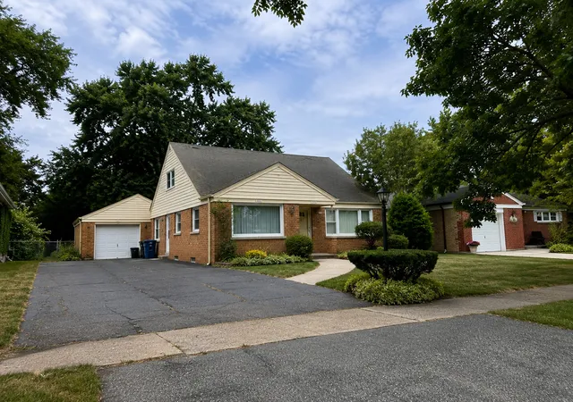 Photo 2 of Single family home for sale at 10834 S Keeler Ave, Oak Lawn, IL 60453 | MLS# 12749327 | Listing updated on 2026-09-08