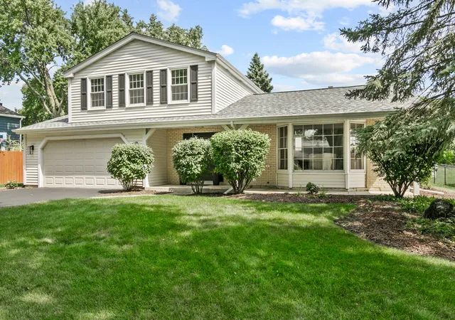 Photo 2 of Single family home for sale at 1554 Chickasaw Dr, Naperville, IL 60563 | MLS# 12749347 | Listing updated on 2026-09-02