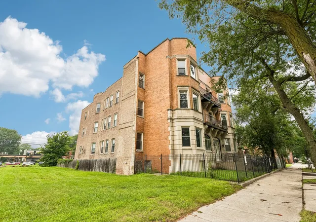Photo 2 of Condo for sale at 5016 S King Dr #3W, Chicago, IL 60615 | MLS# 12749427 | Listing updated on 2026-09-08