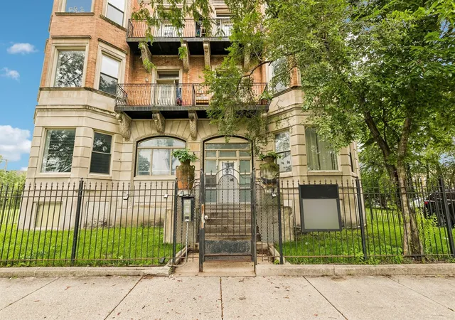 Listing Photo 4 - Condo for sale in building located at 5016 S King Dr, Chicago, IL 60615 - Unit #3W