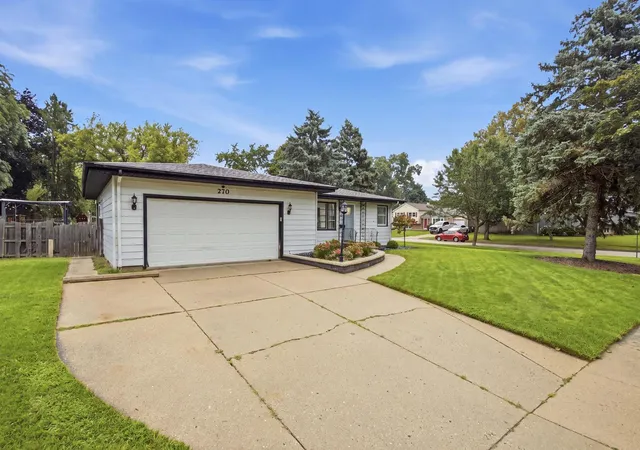 Photo 2 of Sale Pending at 270 Berkshire Dr, Crystal Lake, IL 60014 | MLS# 12749433 | Listing updated on 2026-09-08