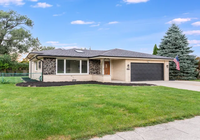 Photo 2 of Single family home for sale at 10458 S 81st Avenue, Palos Hills, IL 60465 | MLS# 12749497 | Listing updated on 2026-09-08
