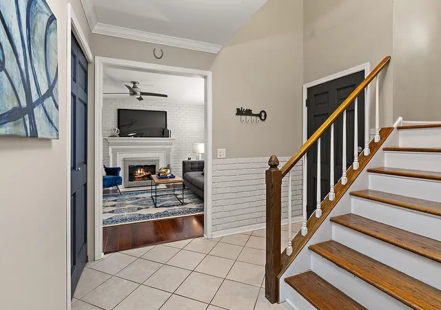 Photo 4 of Townhouse for sale at 1296 Farnsworth Ln, Buffalo Grove, IL 60089 | MLS# 12749561 | Listing updated on 2026-09-04