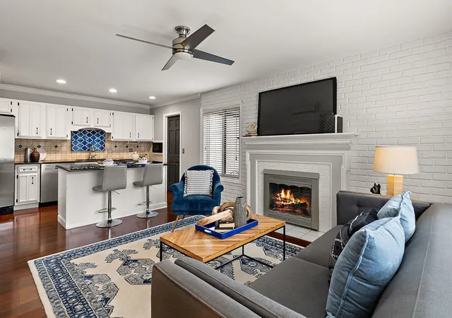 Photo 5 of Townhouse for sale at 1296 Farnsworth Ln, Buffalo Grove, IL 60089 | MLS# 12749561 | Listing updated on 2026-09-04