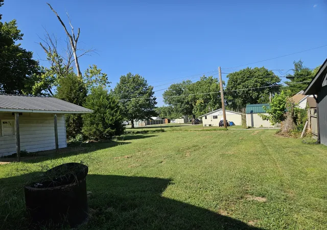 Photo 2 of Single family home for sale at 211 N Seba St, Hurst, IL 62949 | MLS# 12749564 | Listing updated on 2026-09-08