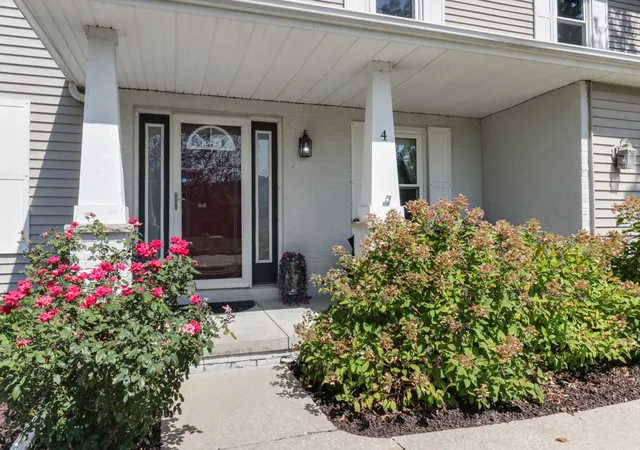 Photo 3 of Single family home for sale at 4 Lexis Ct, Bloomington, IL 61704 | MLS# 12749660 | Listing updated on 2026-09-04