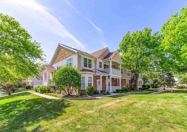 Photo 2 of Townhouse for sale at 1155 Georgetown Way, Vernon Hills, IL 60061 | MLS# 12749672 | Listing updated on 2026-09-03