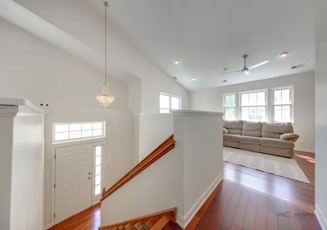 Photo 4 of Townhouse for sale at 1155 Georgetown Way, Vernon Hills, IL 60061 | MLS# 12749672 | Listing updated on 2026-09-03
