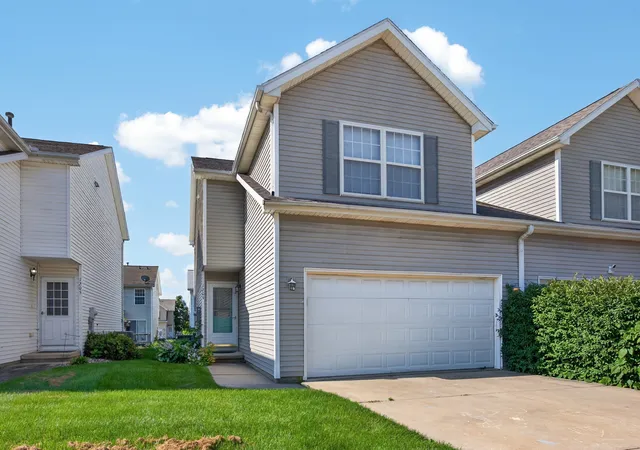 Photo 9 of Townhouse for sale at 1203 Riviera Dr, Bloomington, IL 61701 | MLS# 12749693 | Listing updated on 2026-09-08