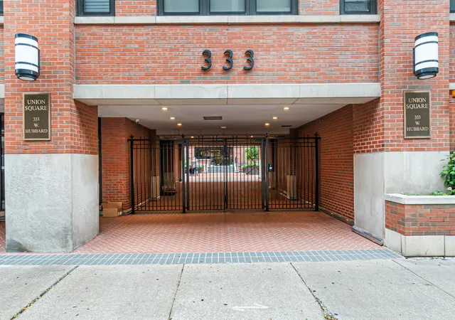 Photo 2 of Condo for sale at 333 W Hubbard St #604, Chicago, IL 60654 | MLS# 12749720 | Listing updated on 2026-09-08