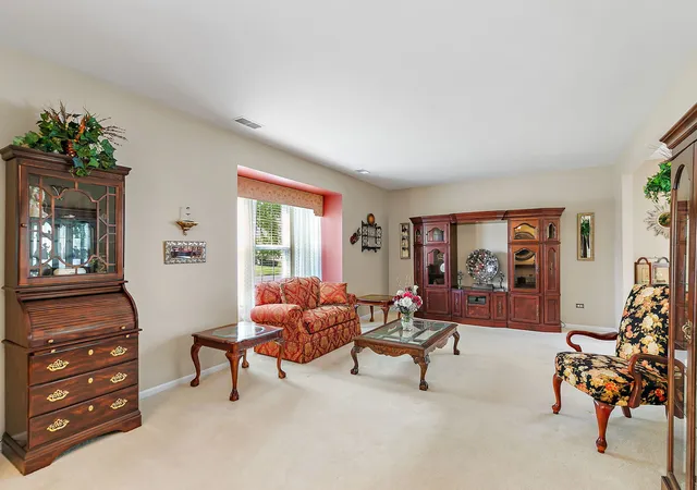 Photo 4 of Single family home for sale at 12225 Arlington Dr, Huntley, IL 60142 | MLS# 12749737 | Listing updated on 2026-09-30