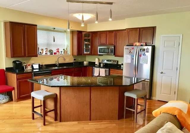 Listing Photo 5 - Condo for sale in building located at 77 N Quentin Rd, Palatine, IL 60067 - Unit #202