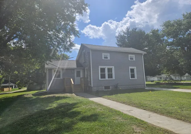 Photo 2 of Single family home for sale at 1211 W 5th Street, Rock Falls, IL 61071 | MLS# 12749899 | Listing updated on 2026-09-08
