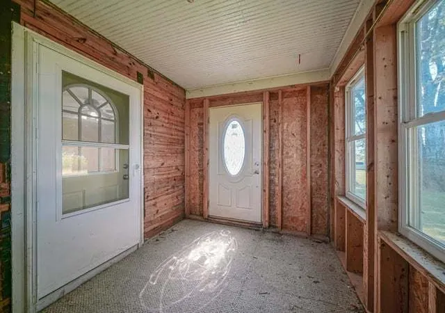 Photo 3 of Sale Pending at 927 N Valentine Rd, Polo, IL 61064 | MLS# 12749916 | Listing updated on 2026-09-04