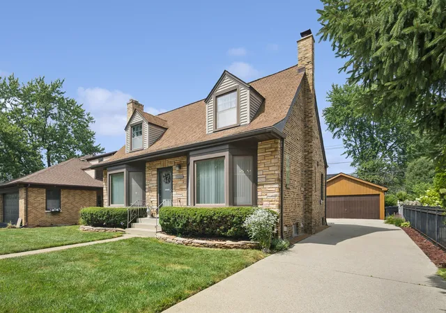 Photo 2 of Single family home for sale at 6631 N Caldwell Ave, Chicago, IL 60646 | MLS# 12750014 | Listing updated on 2026-09-08