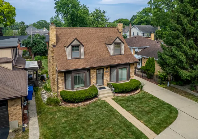 Photo 2 of Single family home for sale at 6631 N Caldwell Ave, Chicago, IL 60646 | MLS# 12750014 | Listing updated on 2026-09-08