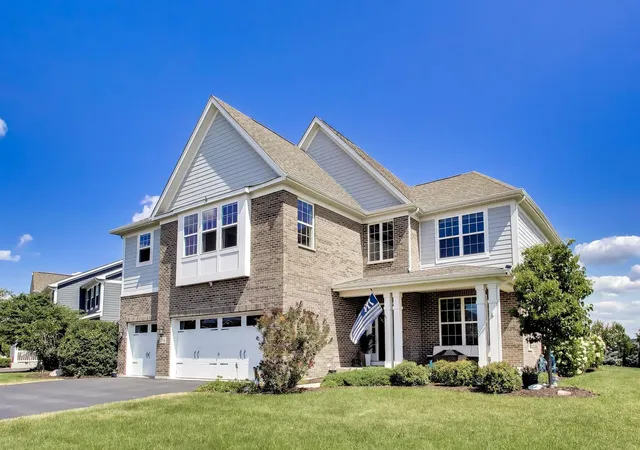 Photo 1 of Single family home for sale at 13700 Buchanan Dr, Lemont, IL 60439 | MLS# 12750018 | Listing updated on 2026-09-08