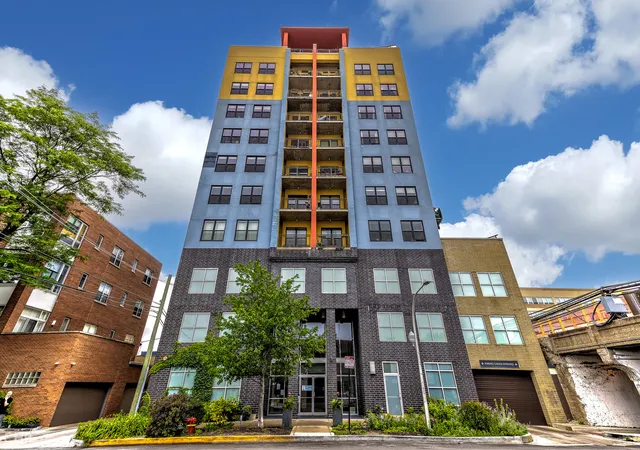 Condo for sale at 1122 W Catalpa Ave #402, Chicago, IL 60640 | MLS# 12750030 | Listing updated on 2026-09-08