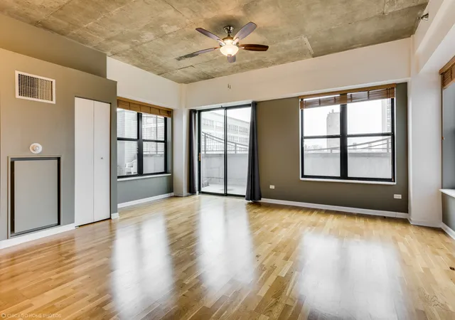Photo 1 of Condo for sale at 1122 W Catalpa Ave #402, Chicago, IL 60640 | MLS# 12750030 | Listing updated on 2026-09-08