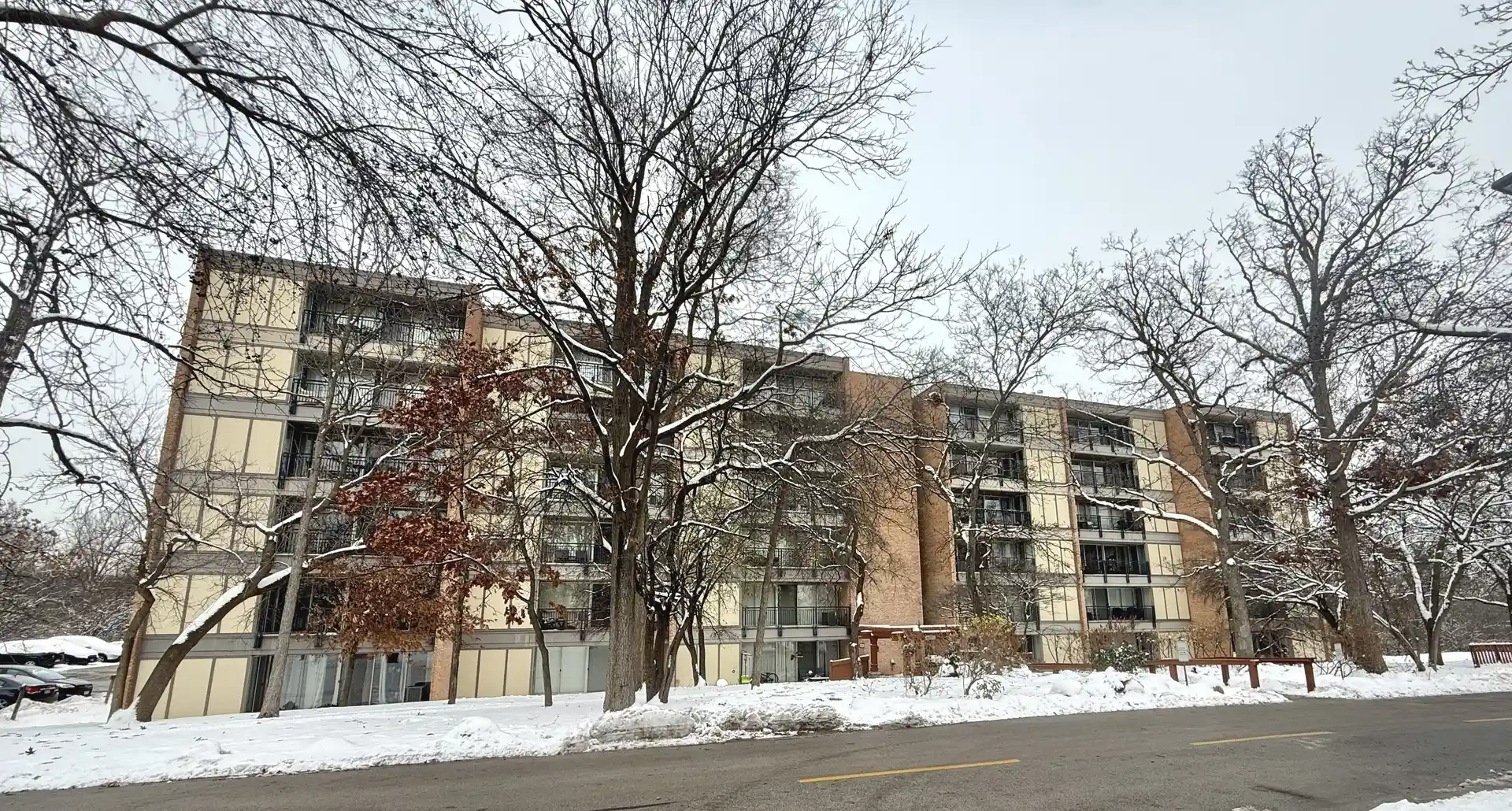 Listing Photo 1 - Condo for sale in 6010 Oakwood Dr located at 6010 Oakwood Dr, Lisle, IL 60532 - Unit #5D