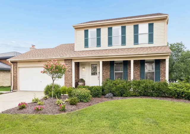 Photo 3 of Single family home for sale at 1712 Borman Pl, Downers Grove, IL 60516 | MLS# 12750043 | Listing updated on 2026-09-09